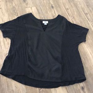 Old Navy v neck shirt